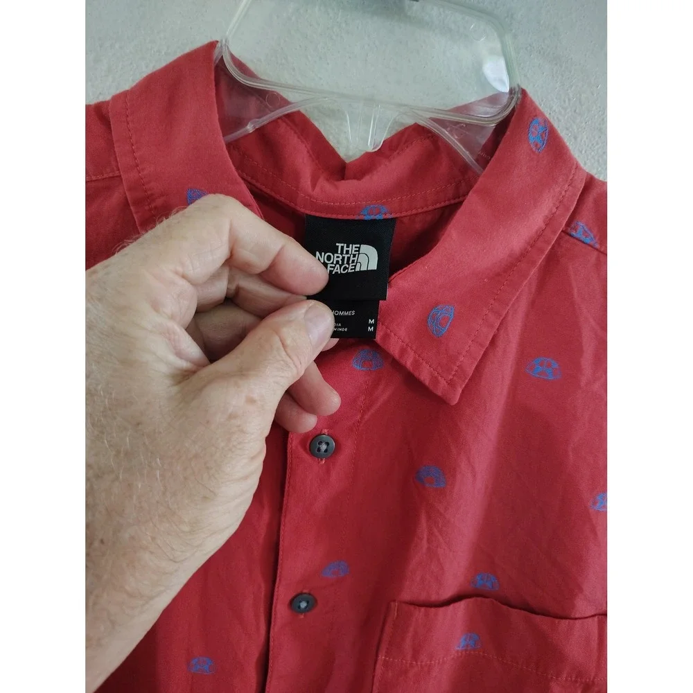 The‎ North Face Mens Red Blue Geometric Dome Print Short Sleeve Button Down